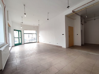 Pronájem obchodních prostor 100 m², České Budějovice