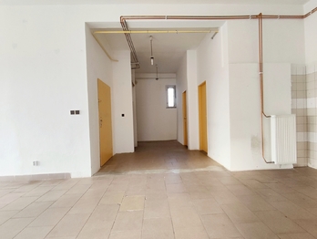 Pronájem obchodních prostor 100 m², České Budějovice