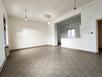 Pronájem obchodních prostor 100 m², České Budějovice