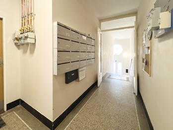 Prodej bytu 1+kk v osobním vlastnictví 28 m², Praha 4 - Michle