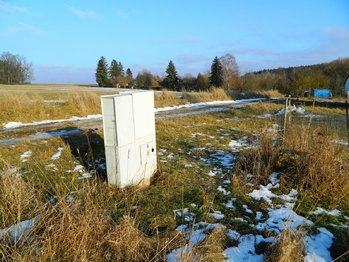 Pohled na účelovou komunikaci. - Prodej pozemku 984 m², Přehořov
