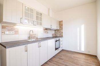 Pronájem bytu 2+1 v družstevním vlastnictví 57 m², Praha 4 - Podolí