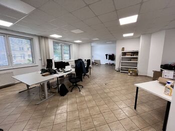 Pronájem obchodních prostor 139 m², Humpolec