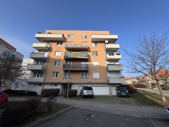 Pronájem bytu 2+1 v družstevním vlastnictví 60 m², Praha 10 - Vršovice