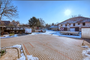 Dvůr - Pronájem kancelářských prostor 270 m², Běloky