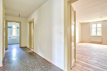 Chodba - Pronájem domu 270 m², Běloky