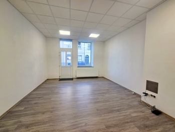 přední místnost - Pronájem obchodních prostor 41 m², České Budějovice 
