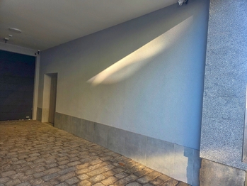 boční vchod - Pronájem obchodních prostor 41 m², České Budějovice