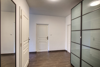 chodba - Prodej bytu 3+1 v osobním vlastnictví 80 m², Rokycany