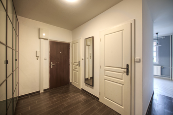 chodba - Prodej bytu 3+1 v osobním vlastnictví 80 m², Rokycany