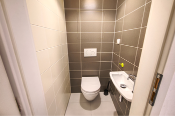 toaleta - Prodej bytu 3+1 v osobním vlastnictví 80 m², Rokycany