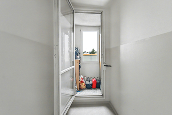 Prodej bytu 3+1 v osobním vlastnictví 70 m², Praha 9 - Černý Most