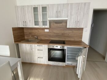 kuchyňská linka - Pronájem bytu 1+kk v osobním vlastnictví 29 m², Plzeň