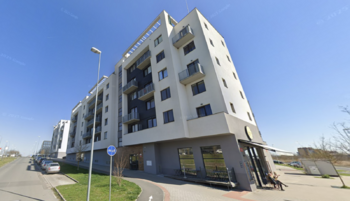 pohled na dům - Pronájem bytu 1+kk v osobním vlastnictví 29 m², Plzeň