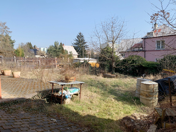 pohled do zahrady - Pronájem bytu 2+1 v osobním vlastnictví 65 m², Plzeň