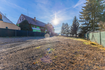 pozemek je slunný  - Prodej pozemku 2831 m², Svojetín