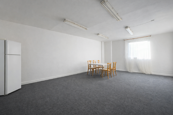 Velký sklad ve 2.NP - možno vybudovat kuchyň k restauraci - Pronájem restaurace 198 m², Železný Brod