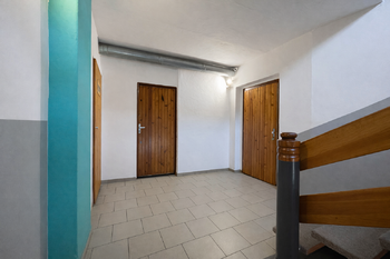 Chodba ve 2.NP - Pronájem restaurace 198 m², Železný Brod