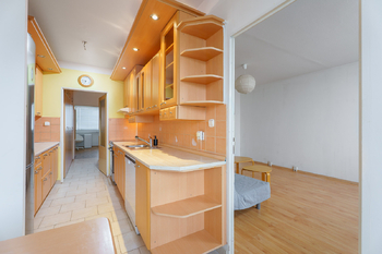 kuchyň - Pronájem bytu 3+1 v družstevním vlastnictví 74 m², Čelákovice