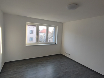 Pronájem bytu 2+kk v osobním vlastnictví 65 m², Praha 8 - Libeň