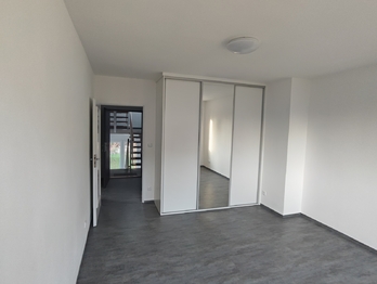 Pronájem bytu 2+kk v osobním vlastnictví 65 m², Praha 8 - Libeň