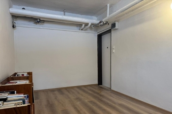 Pronájem garážového stání 18 m², Praha 6 - Dejvice