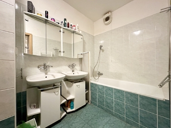 Prodej bytu 3+1 v osobním vlastnictví 105 m², Praha 10 - Strašnice