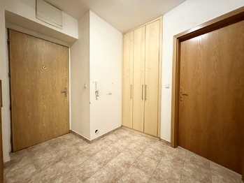 Prodej bytu 3+1 v osobním vlastnictví 105 m², Praha 10 - Strašnice