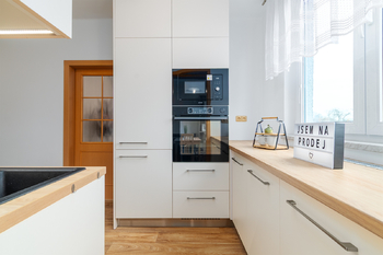 Kuchyňská linka - Prodej bytu 3+1 v osobním vlastnictví 60 m², Čejetice