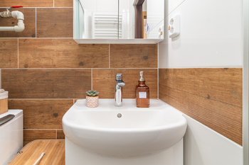 Koupelna - Prodej bytu 3+1 v osobním vlastnictví 60 m², Čejetice