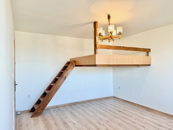 Prodej bytu 1+kk v osobním vlastnictví 35 m², Pardubice