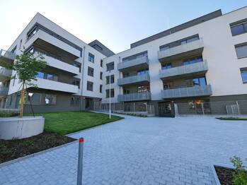 Pronájem bytu 1+kk v osobním vlastnictví 30 m², Praha 4 - Michle