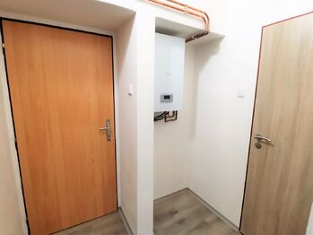 Předsíň - Pronájem bytu 1+kk v osobním vlastnictví 40 m², Klatovy