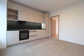 Obývací pokoj + kk - Pronájem bytu 1+1 v osobním vlastnictví 40 m², Praha 5 - Košíře