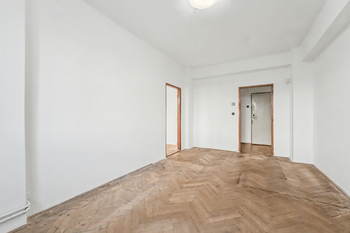 pokoj 2 - Prodej bytu 3+1 v osobním vlastnictví 74 m², Praha 6 - Střešovice