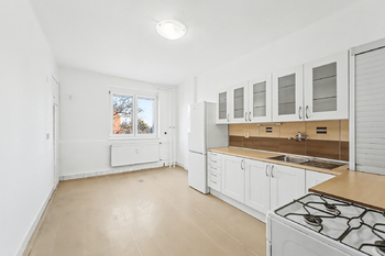 Prodej bytu 3+1 v osobním vlastnictví 74 m², Praha 6 - Střešovice