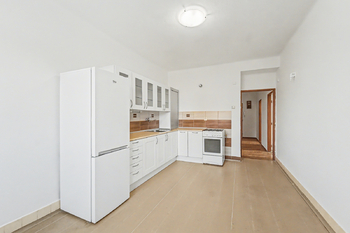 Prodej bytu 3+1 v osobním vlastnictví 74 m², Praha 6 - Střešovice