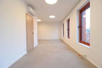 Obývací pokoj - Pronájem bytu 1+kk v osobním vlastnictví 34 m², Praha 5 - Košíře