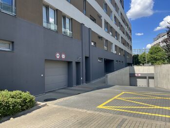 Pronájem garážového stání 18 m², Kolín