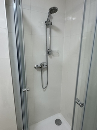 sprchový kout - Pronájem bytu 1+kk v osobním vlastnictví 32 m², Kladno