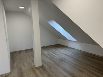 Pronájem bytu 1+kk v osobním vlastnictví 32 m², Kladno
