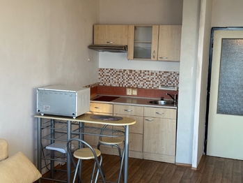 Prodej bytu 1+kk v osobním vlastnictví 28 m², Praha 4 - Modřany