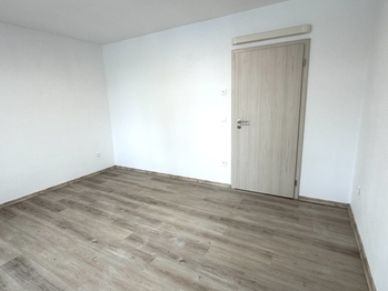 ložnice - Pronájem bytu 2+kk v osobním vlastnictví 39 m², Kladno