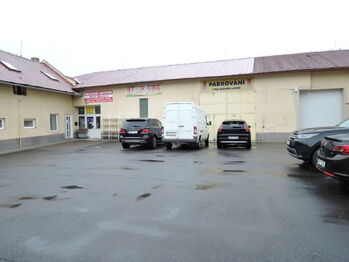 Pronájem obchodních prostor 420 m², Hostivice