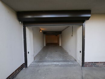 Pronájem garáže, Praha 10 - Strašnice