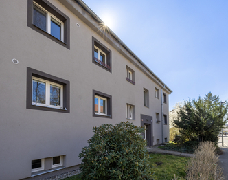 Dům před začátkem projektu s nástavbou - Prodej bytu 2+1 v osobním vlastnictví 66 m², Praha 4 - Modřany