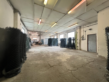 Pronájem výrobních prostor 600 m², Pardubice