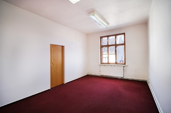 +420 604 191 744 I denisa.myslivcova@re-max.cz - Pronájem kancelářských prostor 41 m², Ostrava 