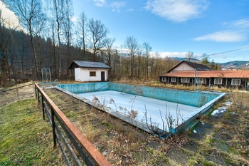 Prodej ubytovacího zařízení 1000 m², Morávka
