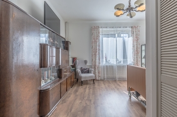 Pokoj přízemí - Prodej domu 246 m², Praha 9 - Kyje